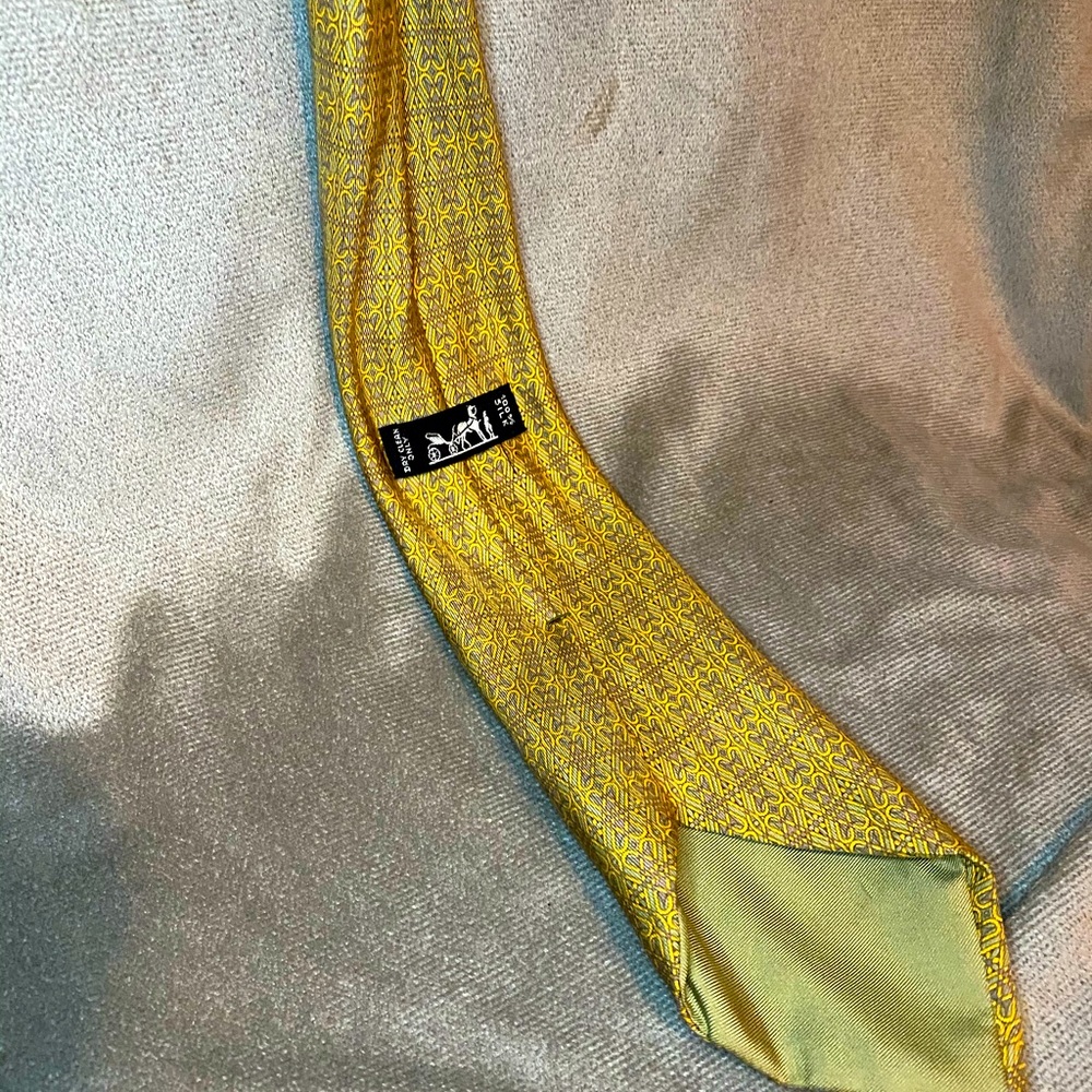Hermes Paris 100% silk neck tie